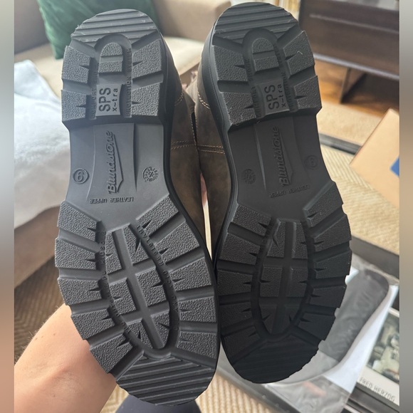 Men’s Blundstone new boots - Picture 2 of 7